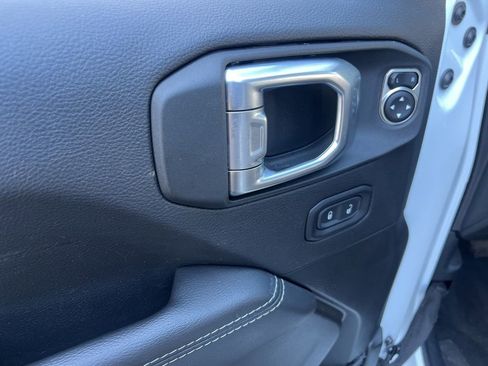 Used 2022 Jeep Wrangler Unlimited Rubicon 4xe image 30