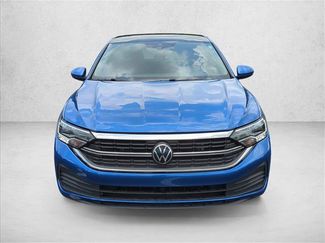 Used 2023 Volkswagen Jetta SE w/ Panoramic Sunroof Package FWD video 2