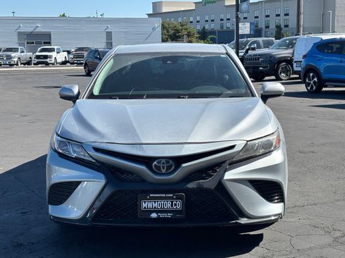 Used 2020 Toyota Camry SE FWD image 2