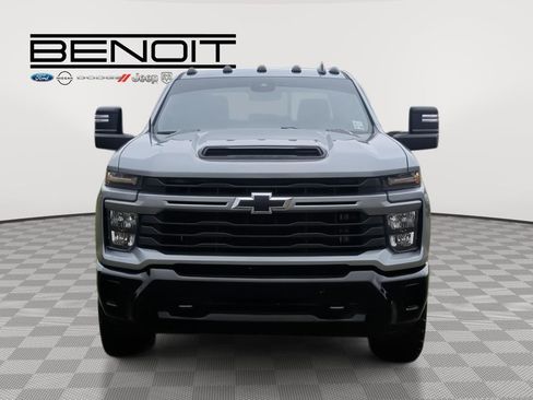 Used 2024 Chevrolet Silverado 2500 Custom AWD/4WD image 8