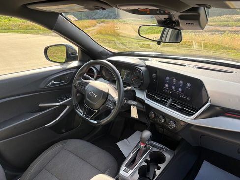 Used 2024 Chevrolet Trax RS w/ Driver Confidence Package FWD image 29