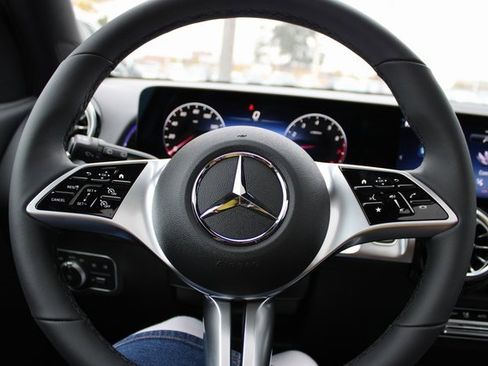 New 2026 Mercedes-Benz GLB 250 4MATIC image 22