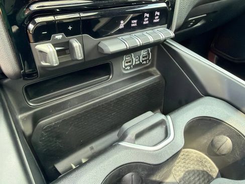 Used 2023 RAM 1500 Big Horn AWD/4WD image 28