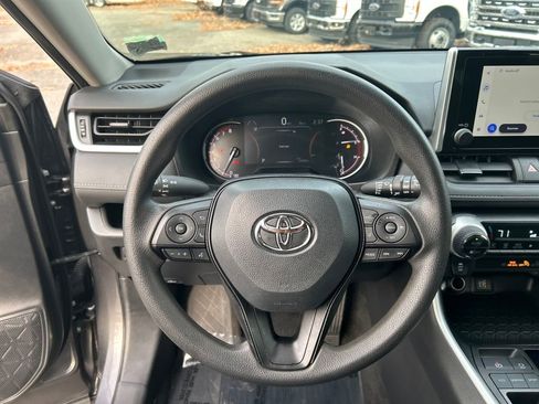 Used 2024 Toyota RAV4 XLE image 19