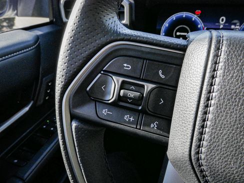 Used 2025 Toyota 4Runner Limited image 19