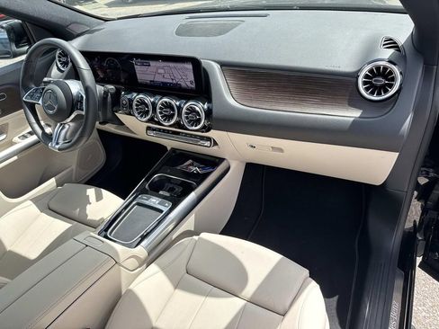 Used 2025 Mercedes-Benz GLA 250 image 13