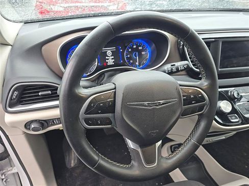 Used 2024 Chrysler Voyager LX FWD image 15