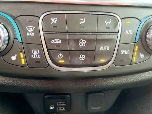 Used 2023 Chevrolet Traverse RS w/ LPO, Floor Liner Package FWD image 21
