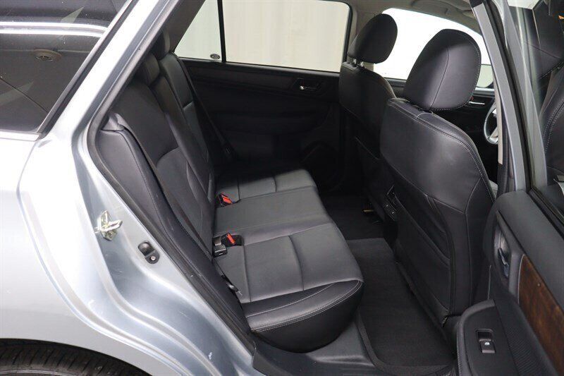 Used 2017 Subaru Outback 3.6R Limited AWD/4WD image 29