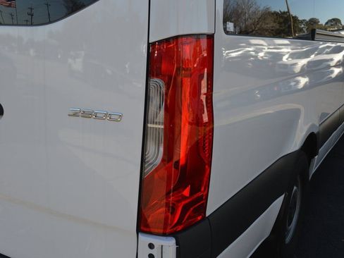 Used 2025 Mercedes-Benz Sprinter 2500 image 15