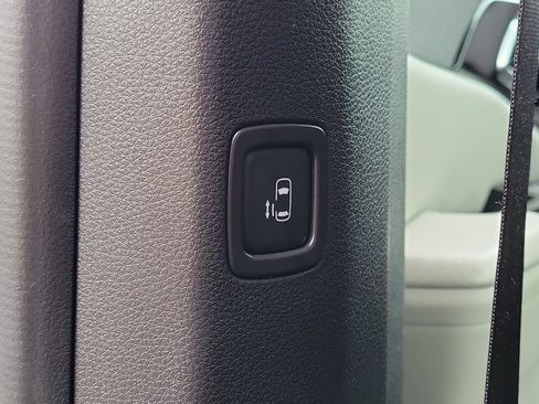 Used 2023 Kia Carnival SX image 14