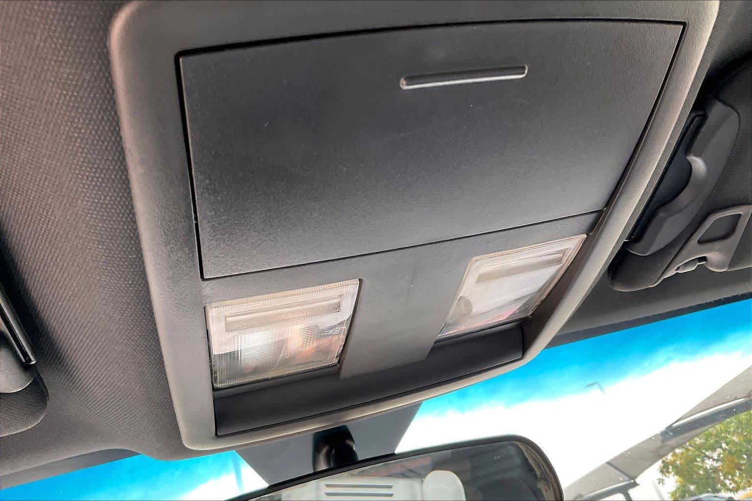 Used 2012 Dodge Challenger SXT RWD image 29