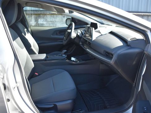 Certified 2023 Toyota Prius LE FWD image 25