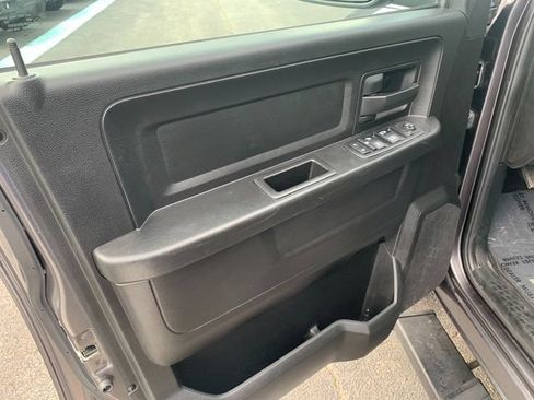 Used 2019 RAM 1500 Express AWD/4WD image 19