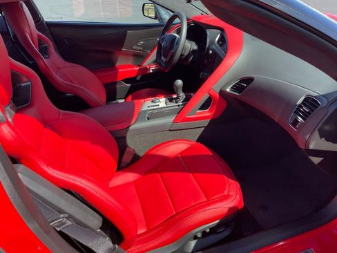Used 2015 Chevrolet Corvette Z06 w/ 3LZ Preferred Equipment Group RWD image 26