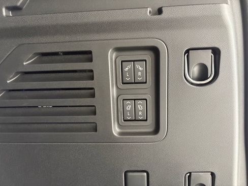 New 2027 Chevrolet Traverse RS w/ LPO, Floor Liner Package FWD image 55