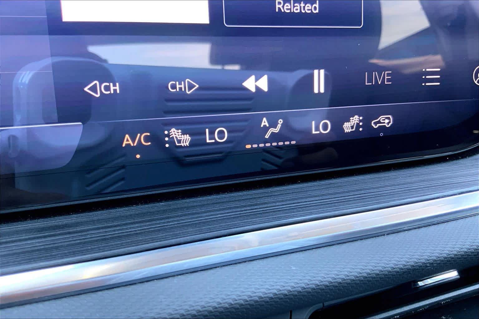 Certified 2025 Buick Envision Preferred AWD/4WD image 35