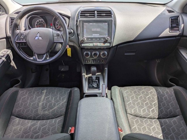 Used 2025 Mitsubishi Outlander Sport LE AWD/4WD image 16