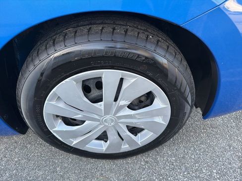 Used 2023 Nissan Versa S image 4