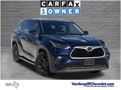Used 2022 Toyota Highlander LE