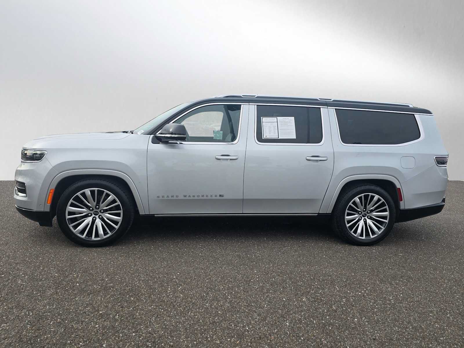 Used 2024 Jeep Grand Wagoneer L Series III AWD/4WD image 6