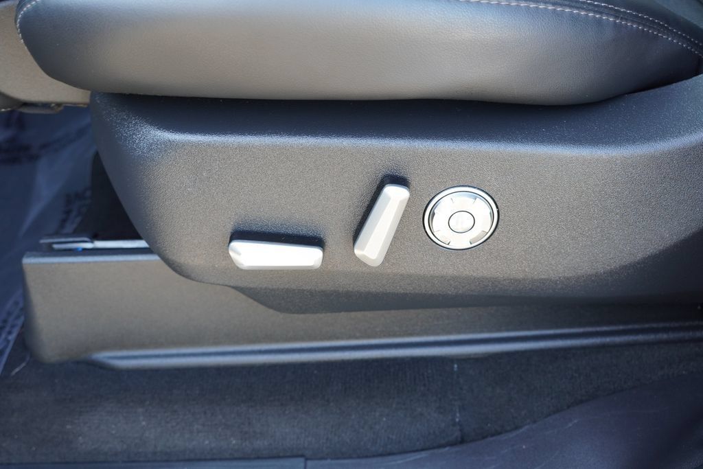 Used 2025 Lincoln Navigator Reserve AWD/4WD image 28