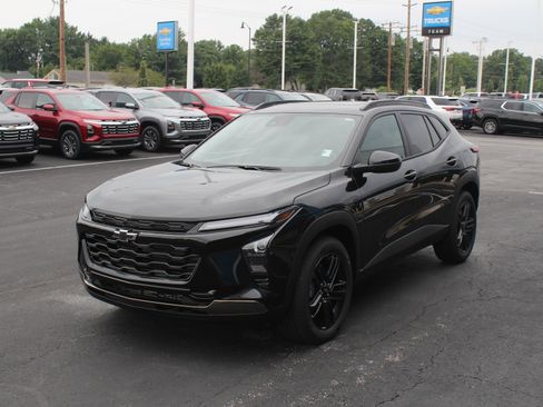 New 2026 Chevrolet Trax ACTIV w/ Sunroof Package FWD image 7