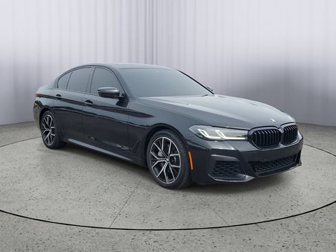 Used 2021 BMW 540i xDrive w/ M Sport Package AWD/4WD image 2