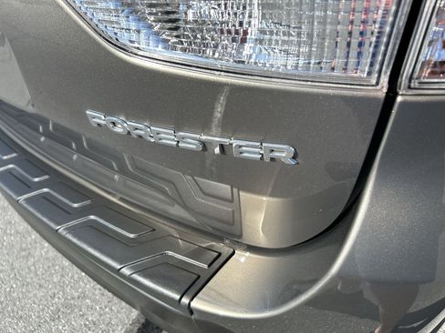 Used 2020 Subaru Forester Premium AWD/4WD image 10
