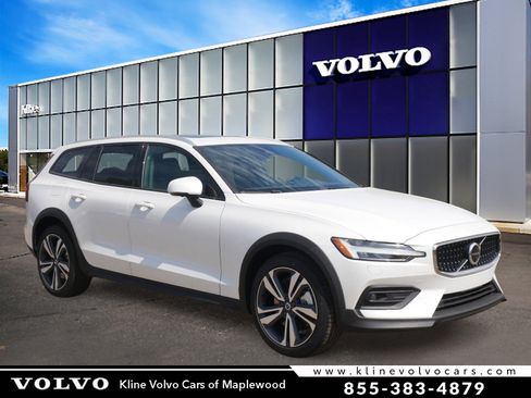 New 2026 Volvo V60 B5 Cross Country Plus w/ Climate Package image 1