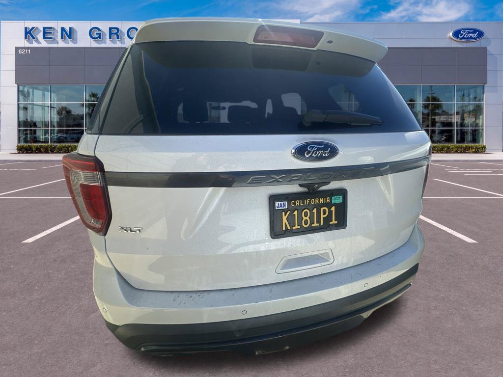 Used 2017 Ford Explorer XLT w/ Equipment Group 202A FWD image 6