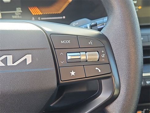 Certified 2025 Kia K4 LXS image 21