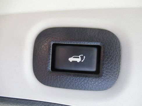 Used 2016 Nissan Rogue SL w/ SL Premium Package AWD/4WD image 14