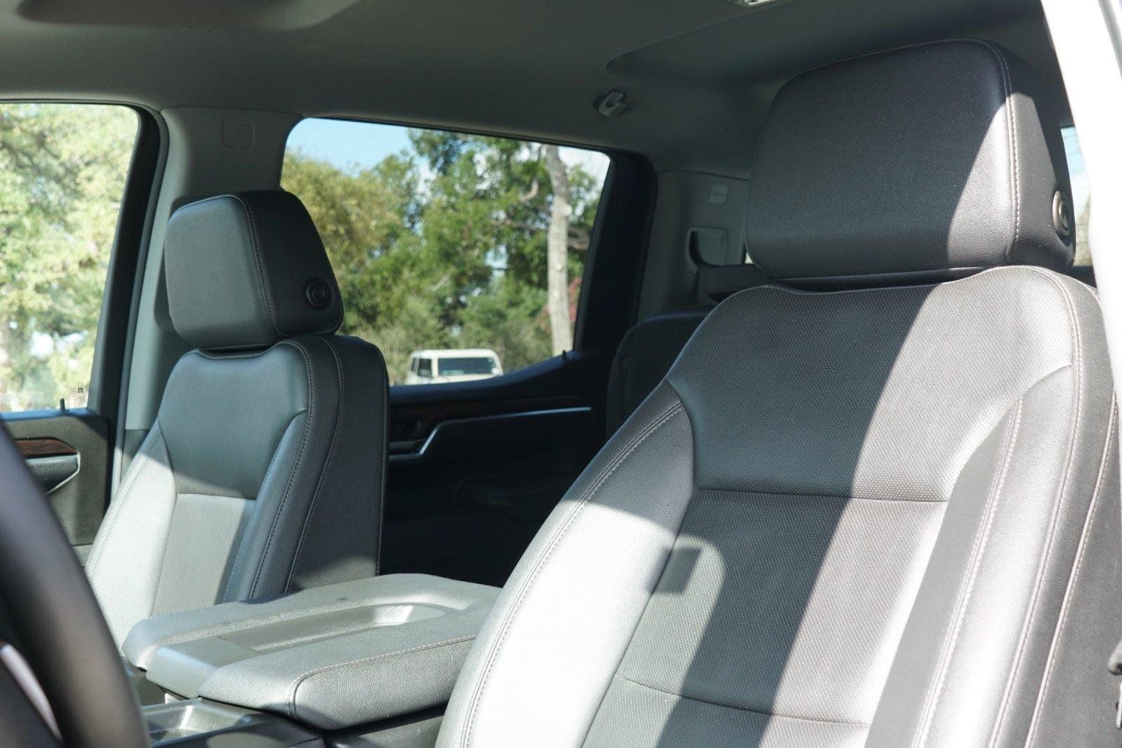 Used 2025 GMC Sierra 1500 SLT RWD image 11