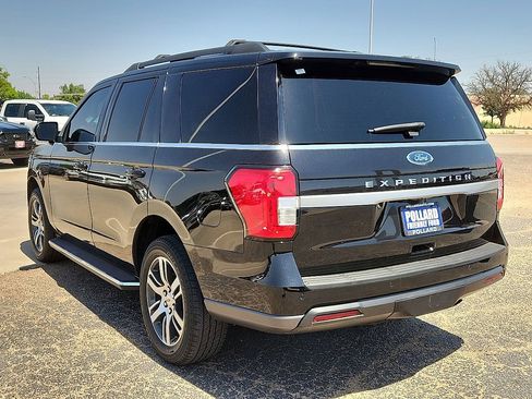 Used 2022 Ford Expedition XLT AWD/4WD image 2