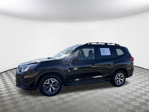 Certified 2023 Subaru Forester Premium image 4