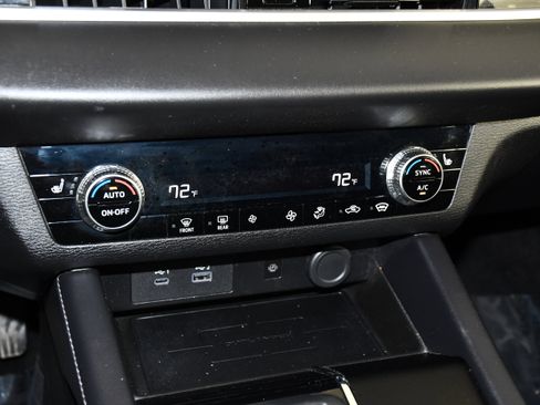 Used 2025 Mitsubishi Outlander SE AWD/4WD image 28