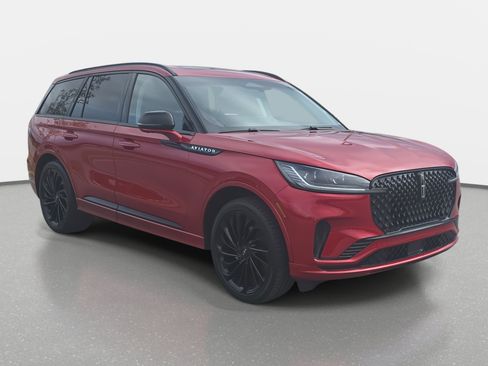 Used 2025 Lincoln Aviator Reserve w/ Equipment Group 201A image 3