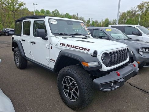 Used 2024 Jeep Wrangler Unlimited Rubicon AWD/4WD image 4