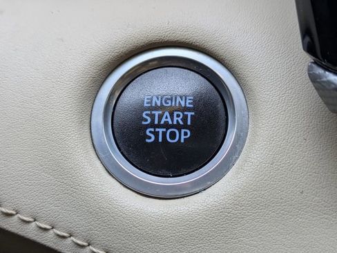 Used 2020 Toyota Highlander Platinum image 32