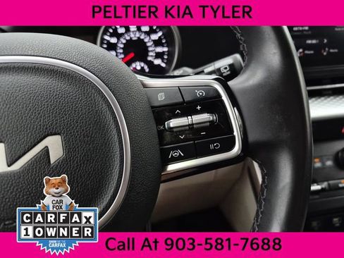 Used 2024 Kia Carnival LX FWD image 32