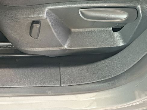 Used 2010 Volkswagen Tiguan S FWD image 13