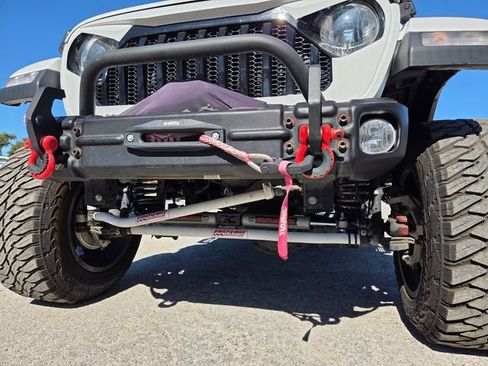 Certified 2021 Jeep Gladiator Willys image 14