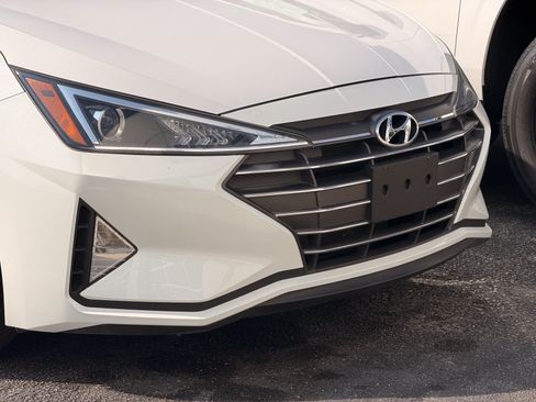 Used 2020 Hyundai Elantra SE w/ Cargo Package (C1) FWD image 3
