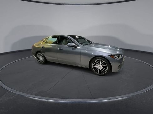 Used 2022 Mercedes-Benz C 300 4MATIC Sedan image 2