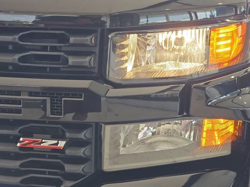 Certified 2021 Chevrolet Silverado 1500 Custom Trail Boss w/ Midnight Edition AWD/4WD image 34