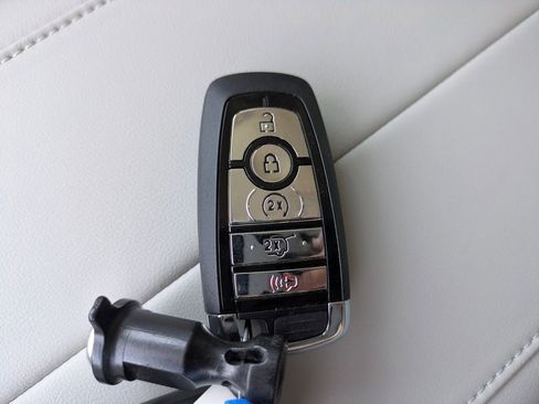 New 2026 Lincoln Nautilus Premier w/ Equipment Group 102A image 36