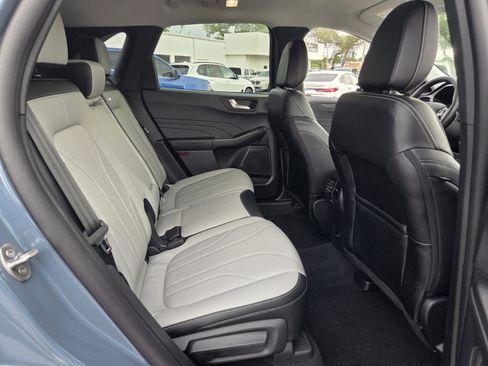 Used 2026 Ford Escape Platinum w/ Premium Technology Package AWD/4WD image 16