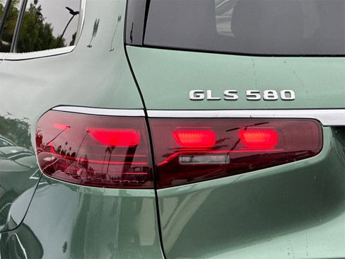 New 2025 Mercedes-Benz GLS 580 4MATIC image 33