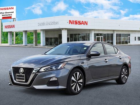 Used 2022 Nissan Altima 2.5 SV image 2